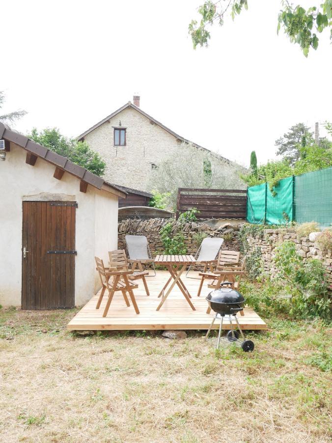 Gite Du Lavoir Leyrieu Exterior photo
