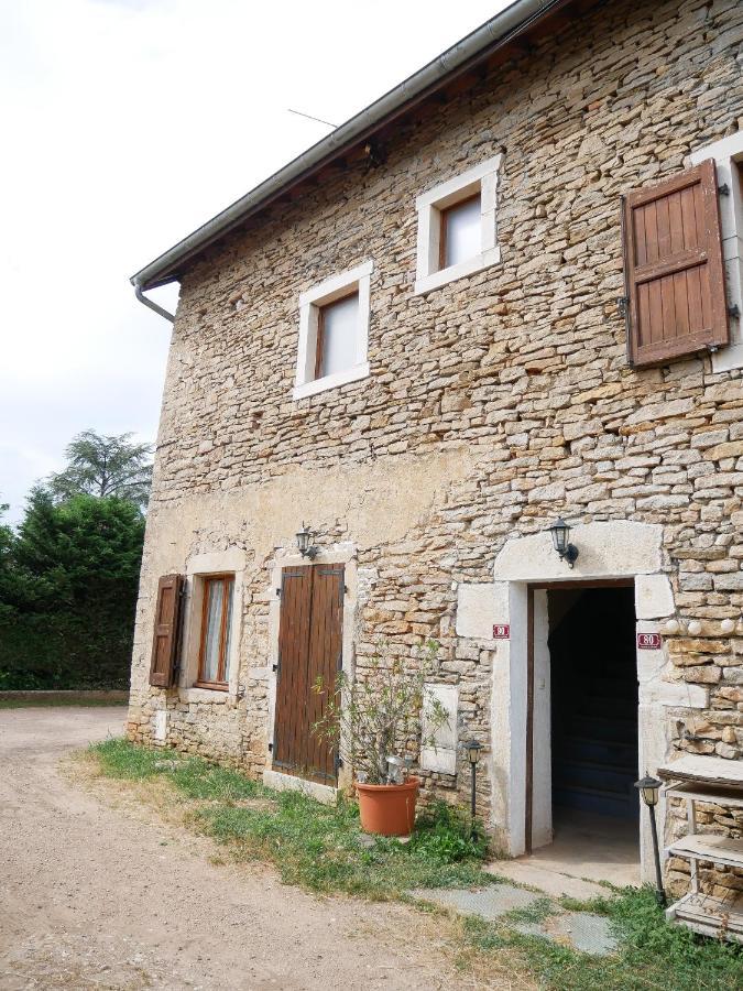 Gite Du Lavoir Leyrieu Exterior photo